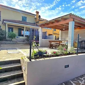  Villa Danica